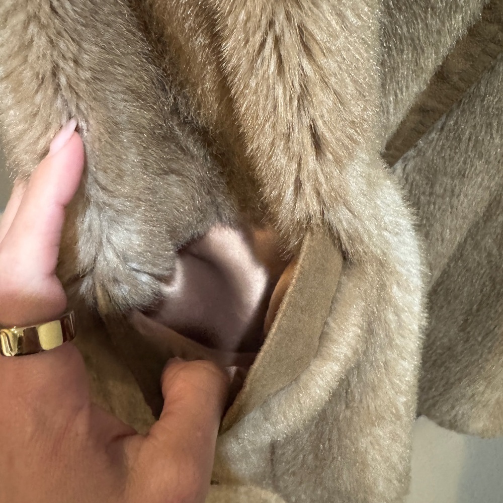 Luxurious Tan Gaux Fur Coat by Grandella| Vintage| Sportowne| - Picture 2 of 7